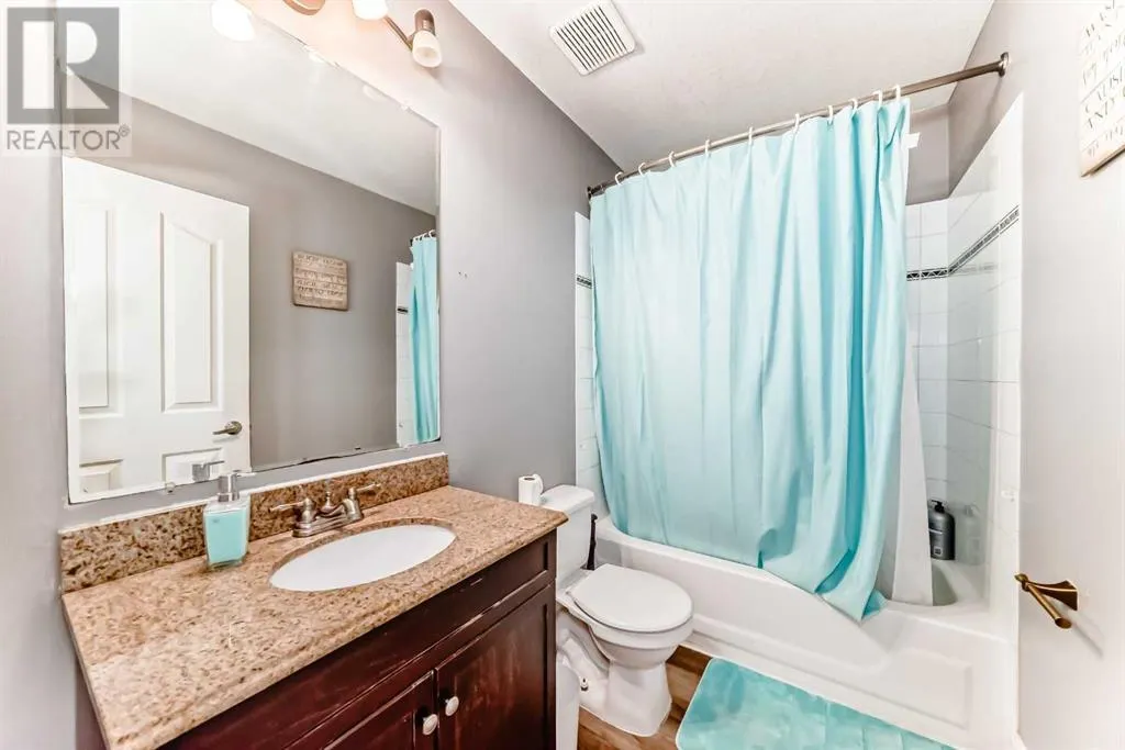 203 Strathaven Bay
