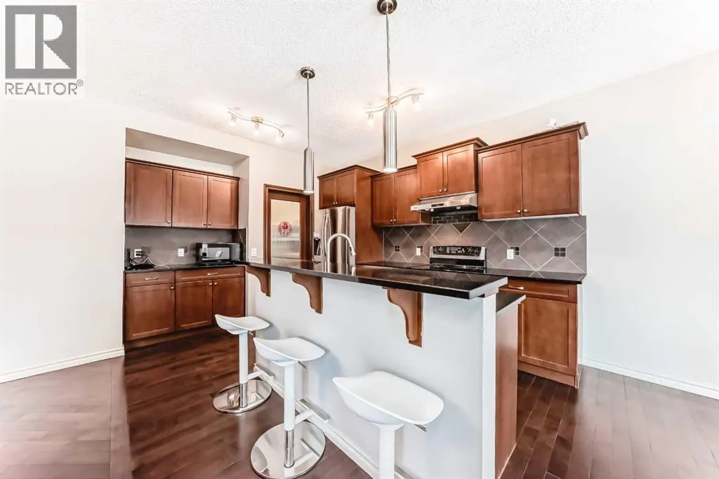 103 Aspen Hills Close SW