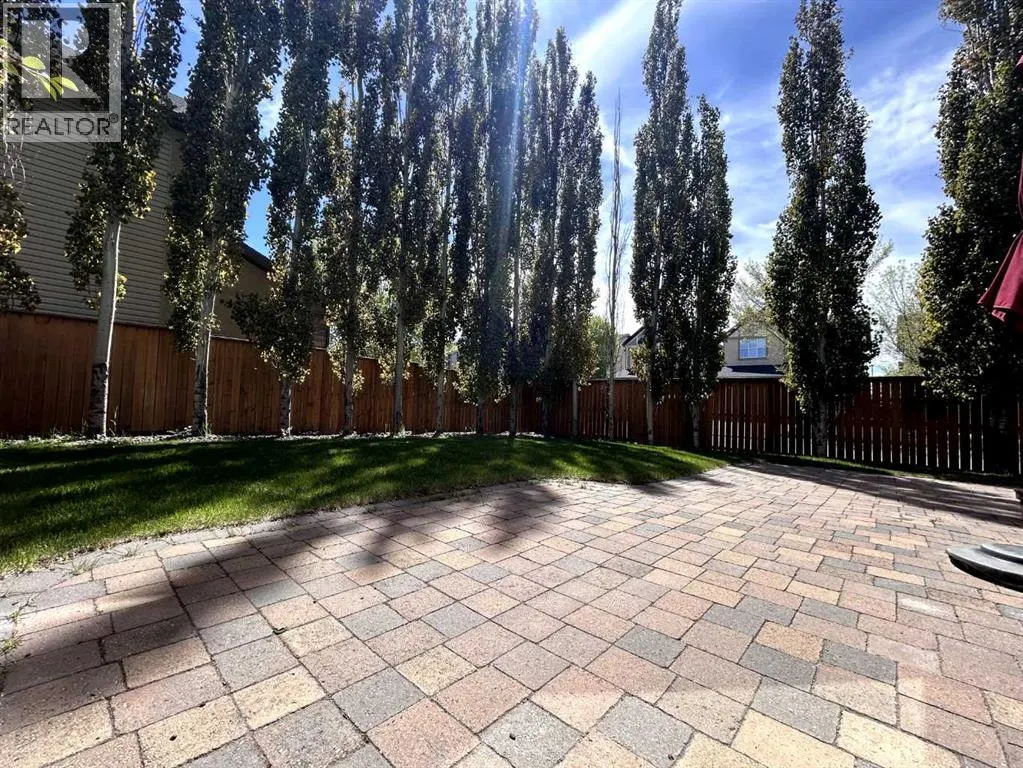 103 Aspen Hills Close SW