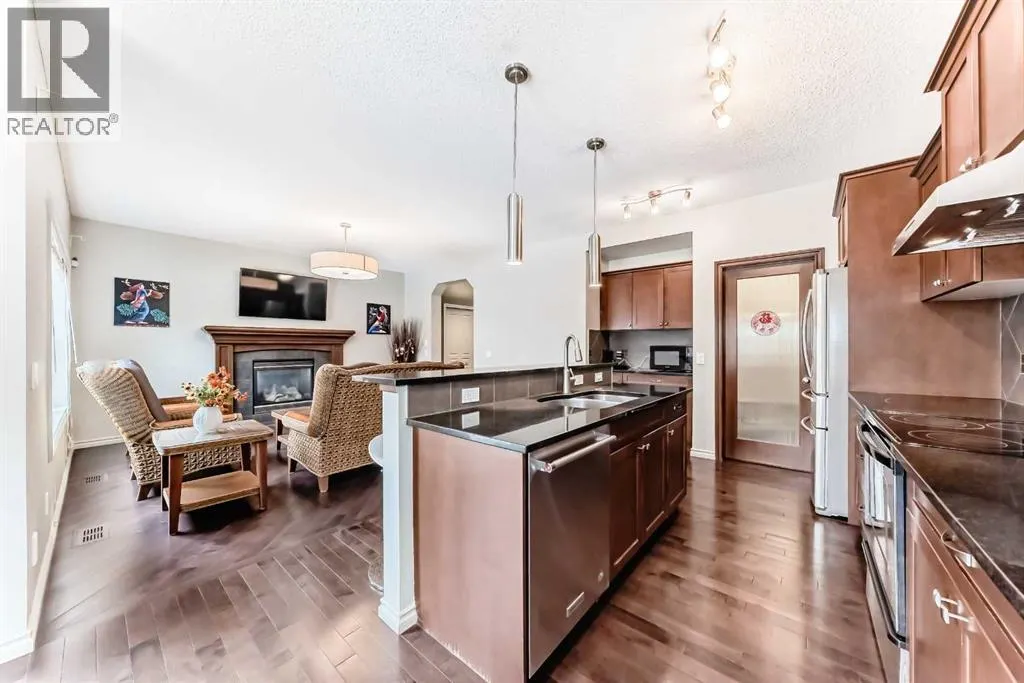 103 Aspen Hills Close SW