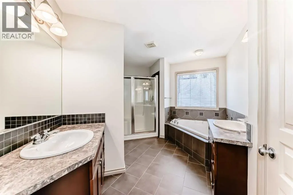 103 Aspen Hills Close SW