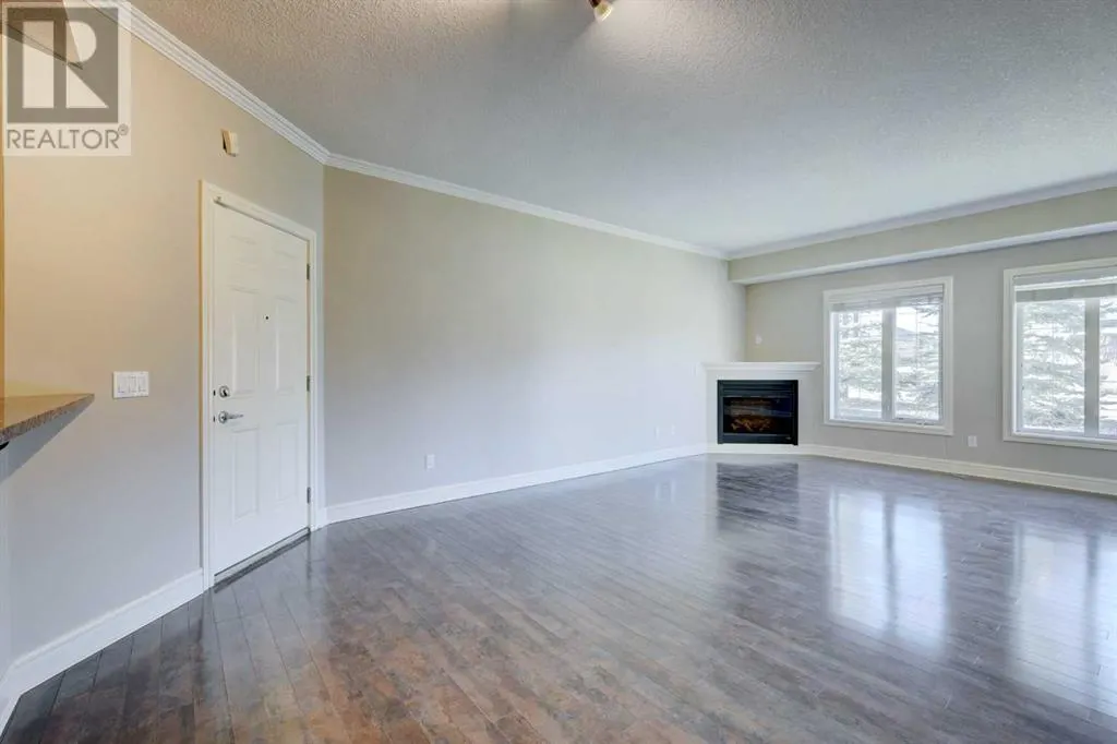 220, 15 Sunset Square
