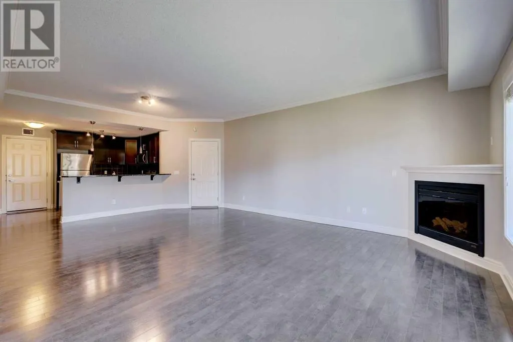 220, 15 Sunset Square