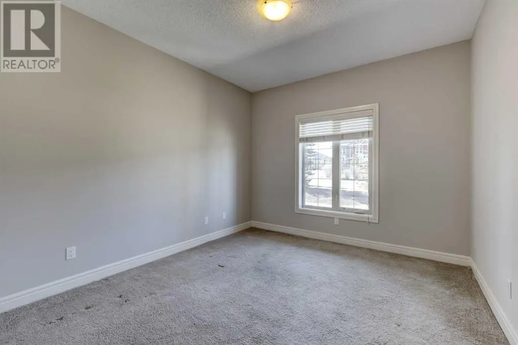 220, 15 Sunset Square