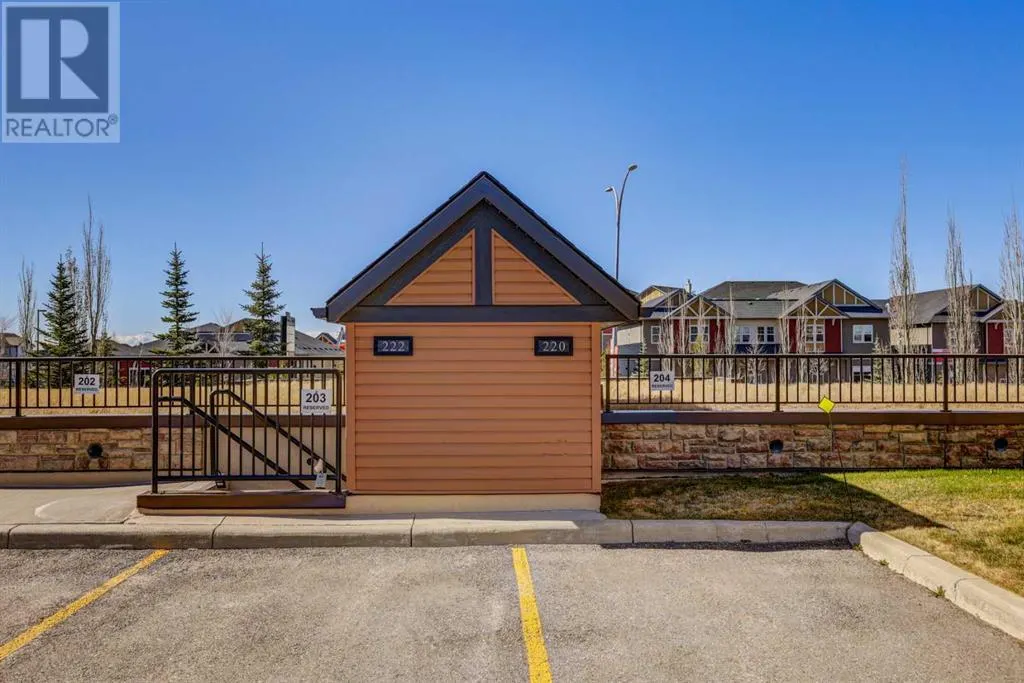 220, 15 Sunset Square