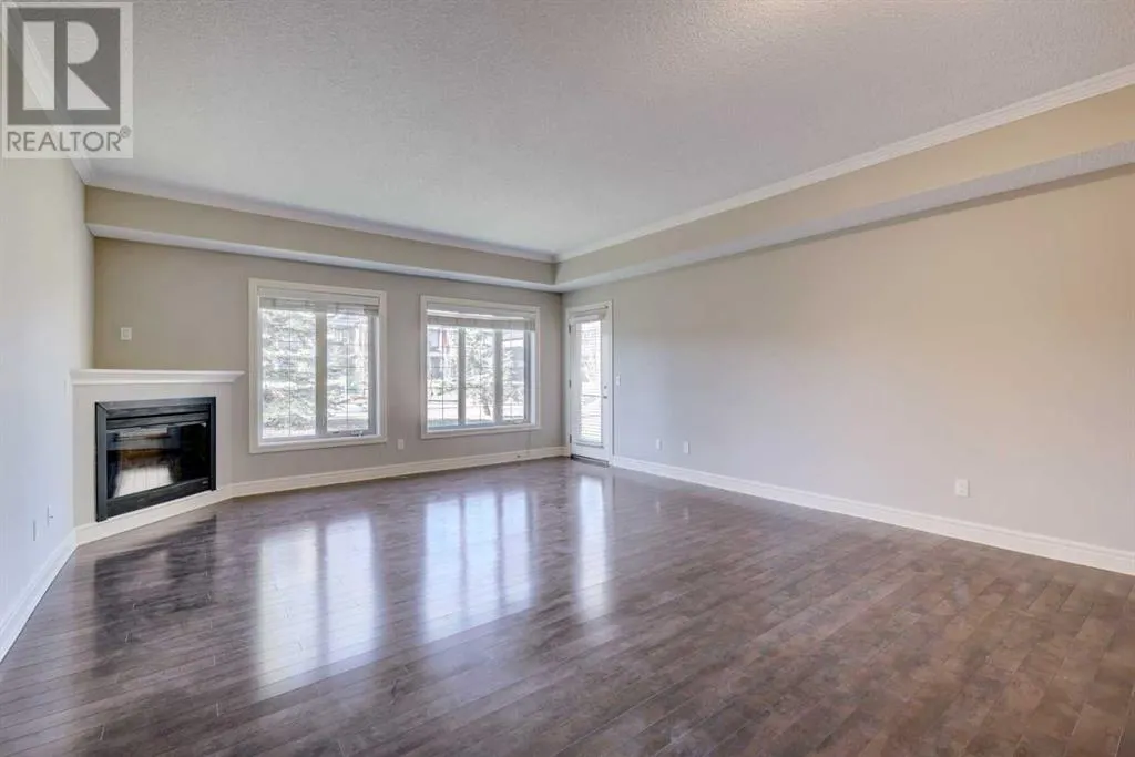 220, 15 Sunset Square