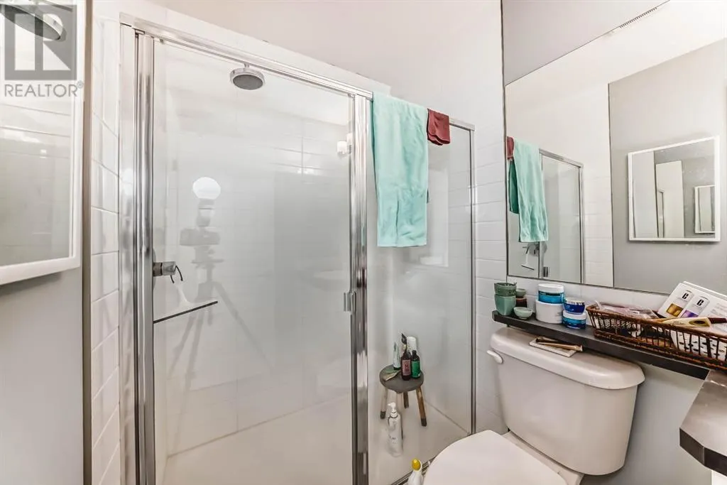1605, 32 Horseshoe Crescent