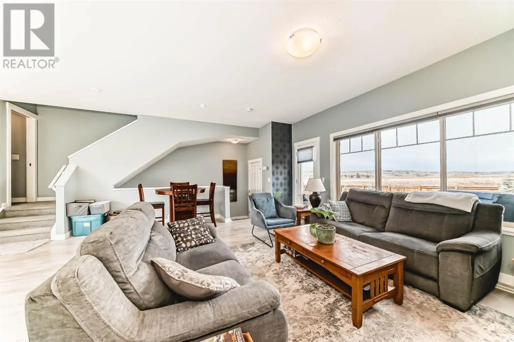 1605, 32 Horseshoe Crescent