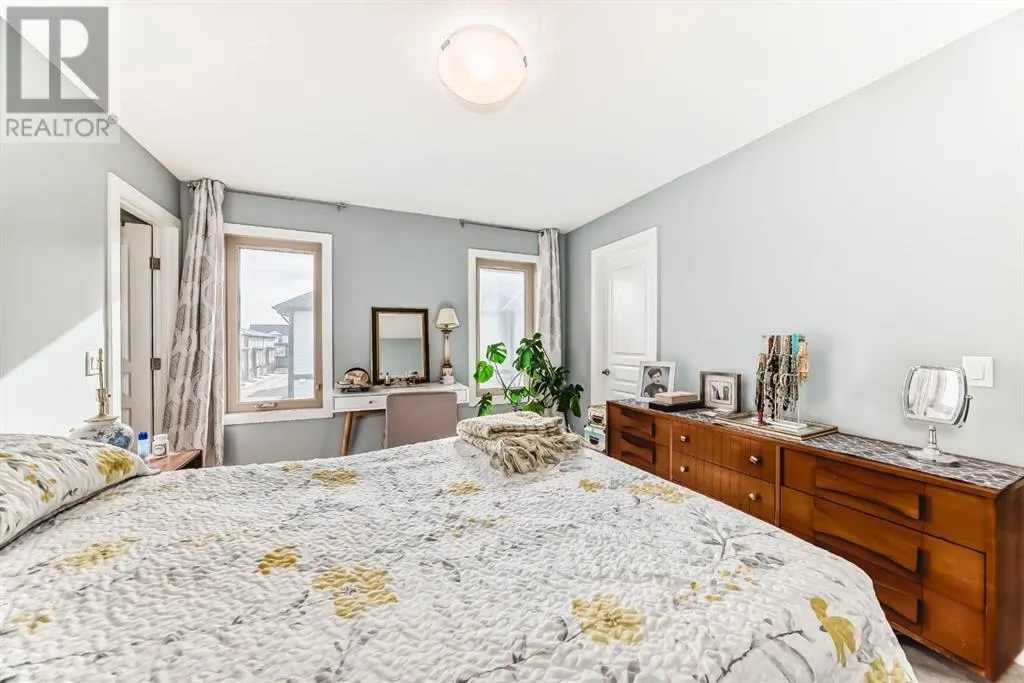 1605, 32 Horseshoe Crescent