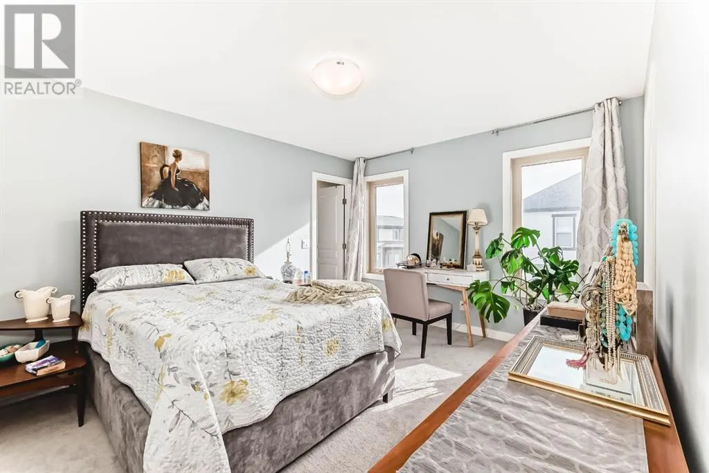 1605, 32 Horseshoe Crescent