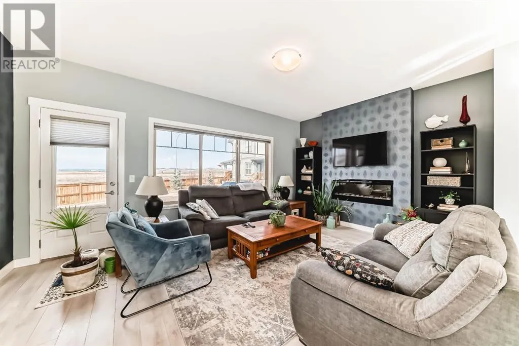 1605, 32 Horseshoe Crescent