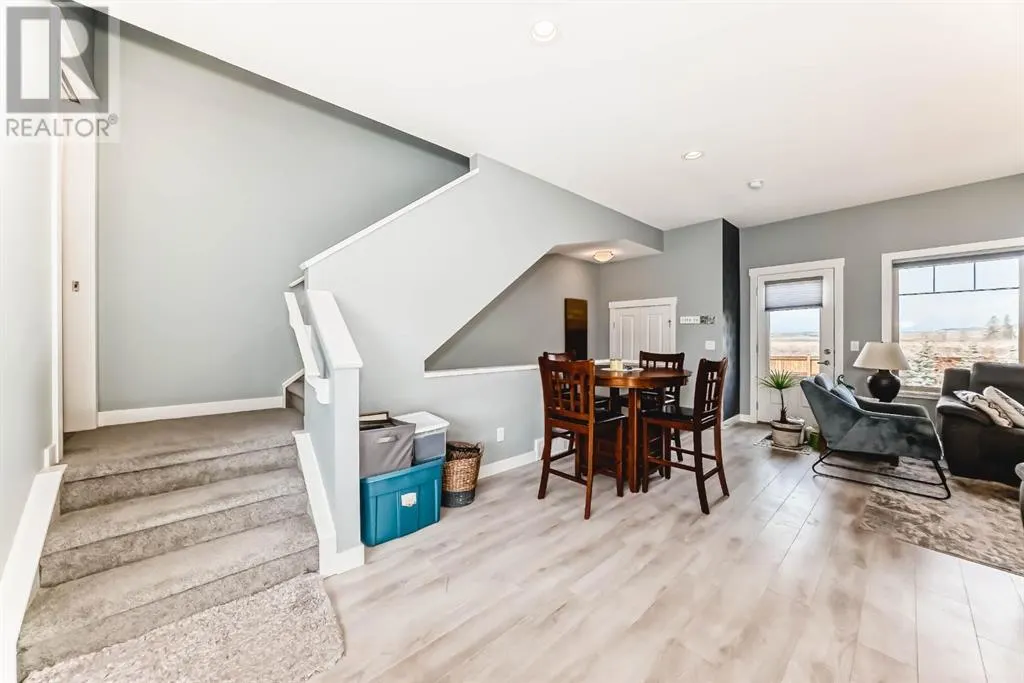1605, 32 Horseshoe Crescent