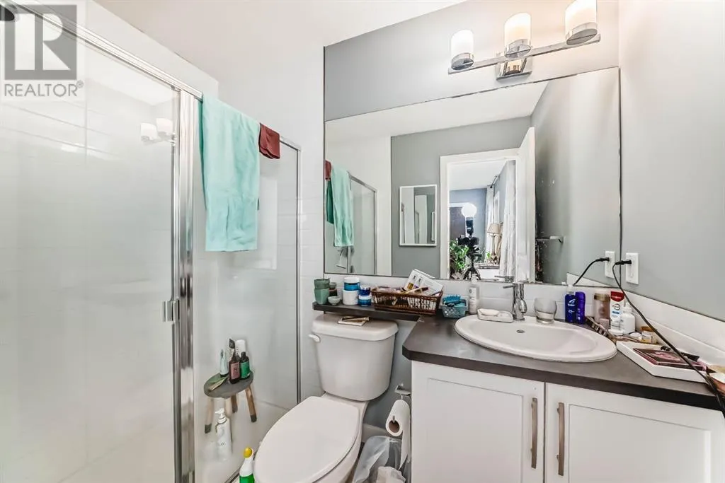 1605, 32 Horseshoe Crescent