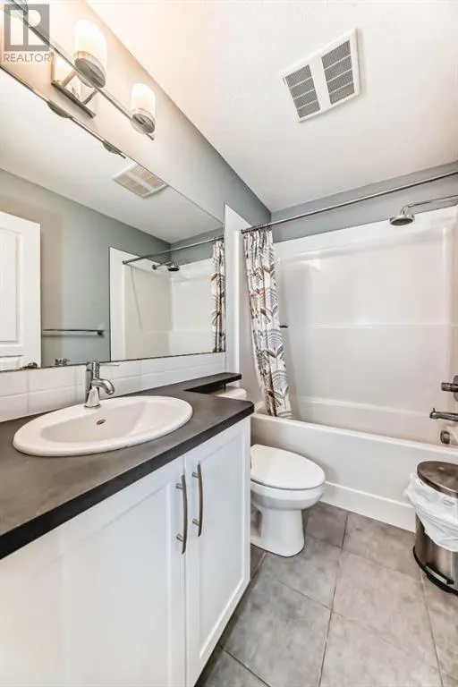 1605, 32 Horseshoe Crescent