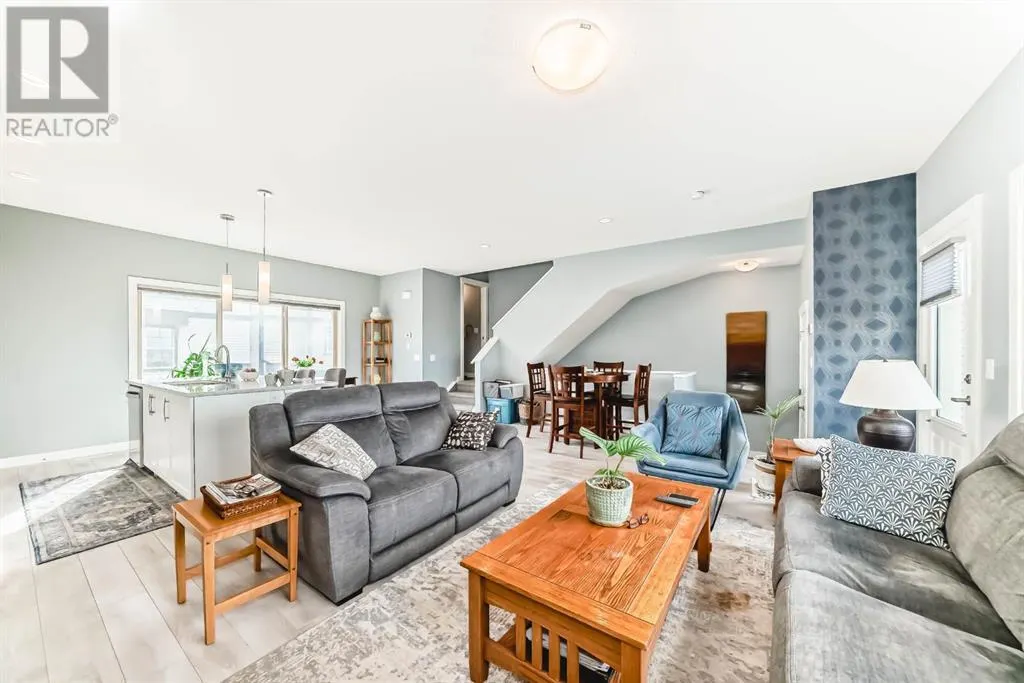 1605, 32 Horseshoe Crescent