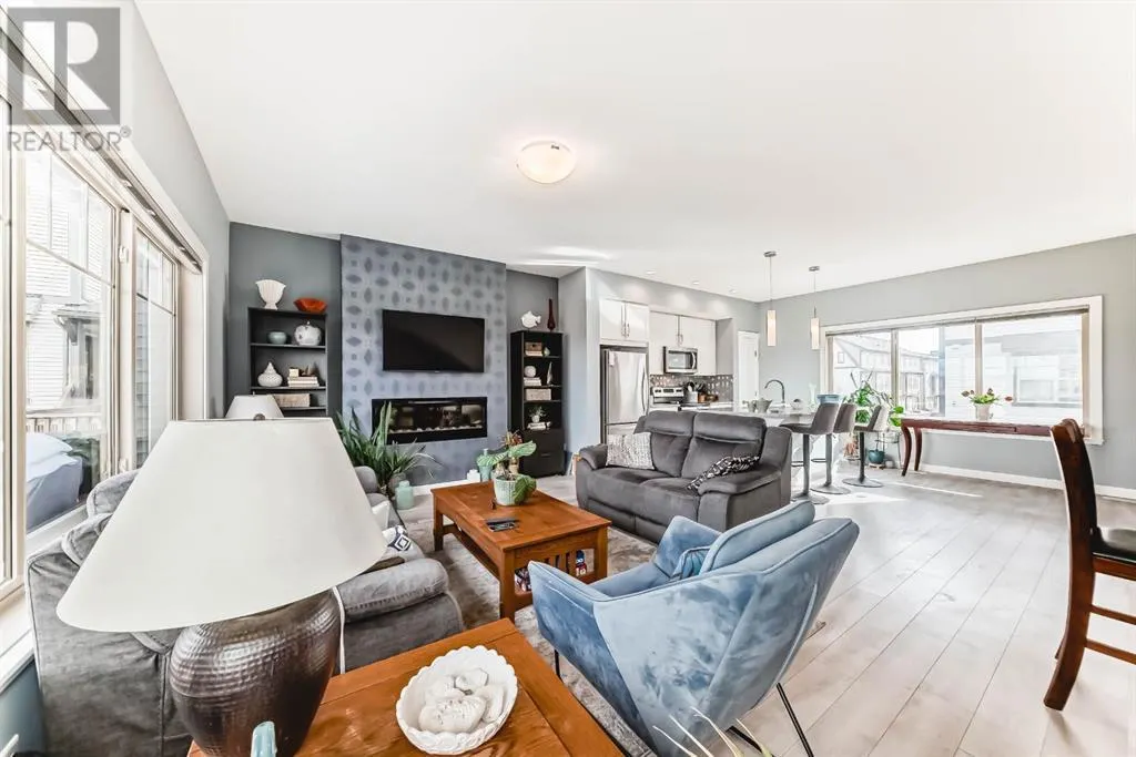1605, 32 Horseshoe Crescent