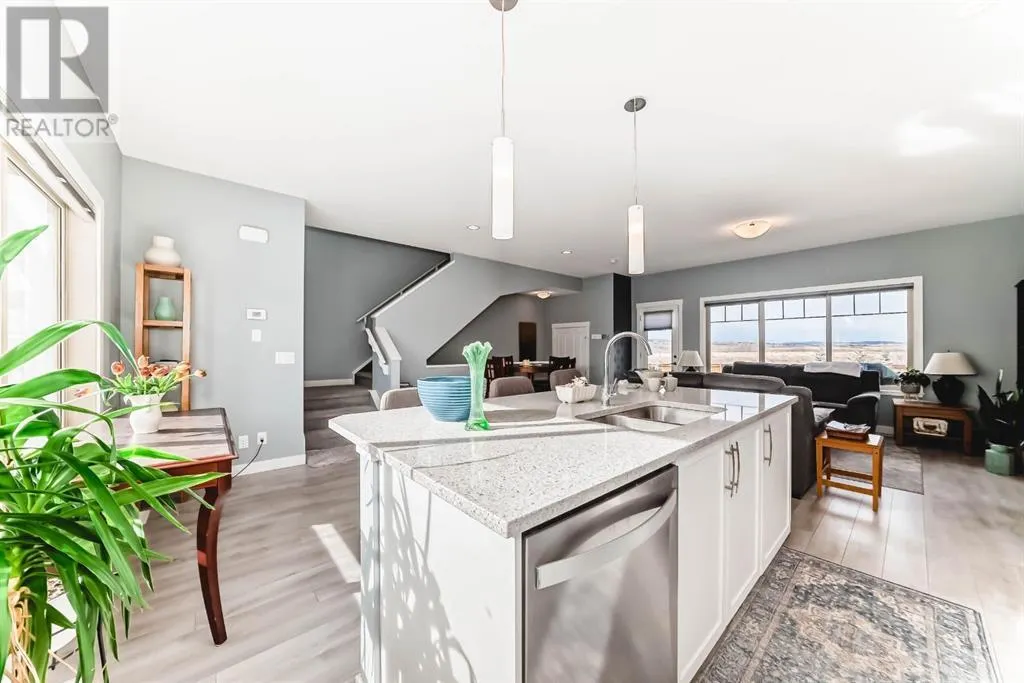 1605, 32 Horseshoe Crescent