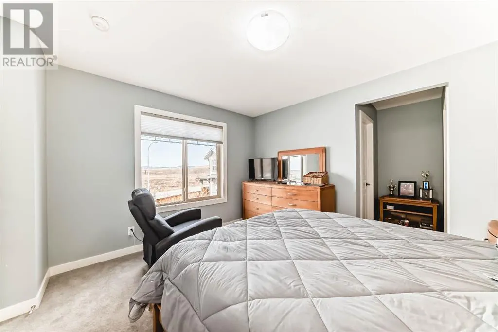 1605, 32 Horseshoe Crescent