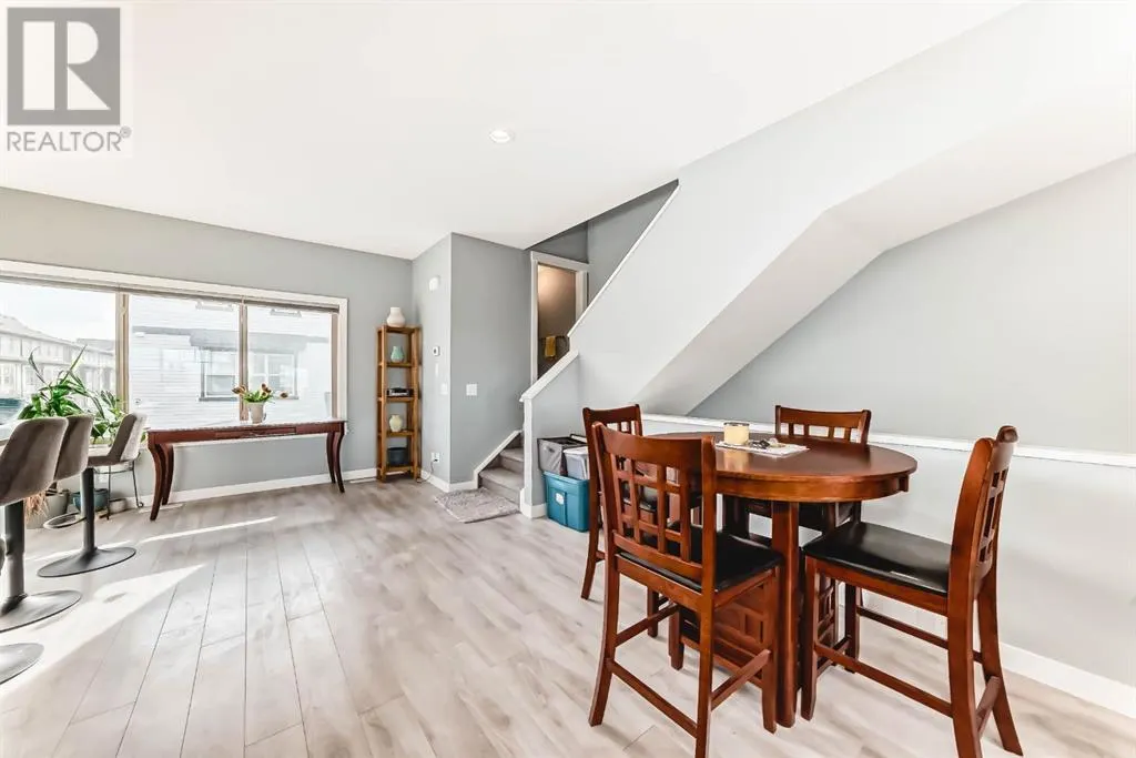 1605, 32 Horseshoe Crescent