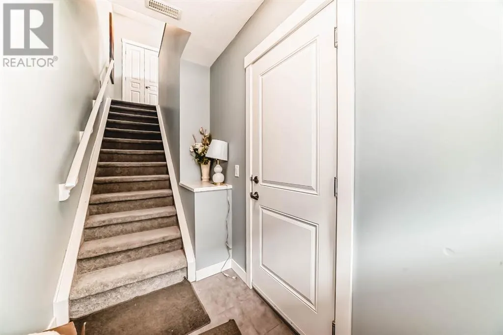 1605, 32 Horseshoe Crescent
