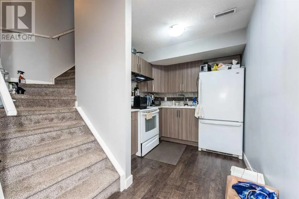 10 Taralea Place NE