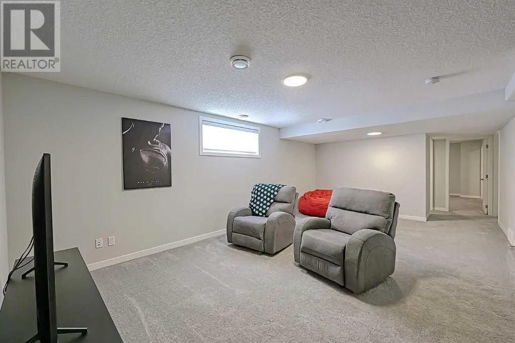707, 250 Fireside View