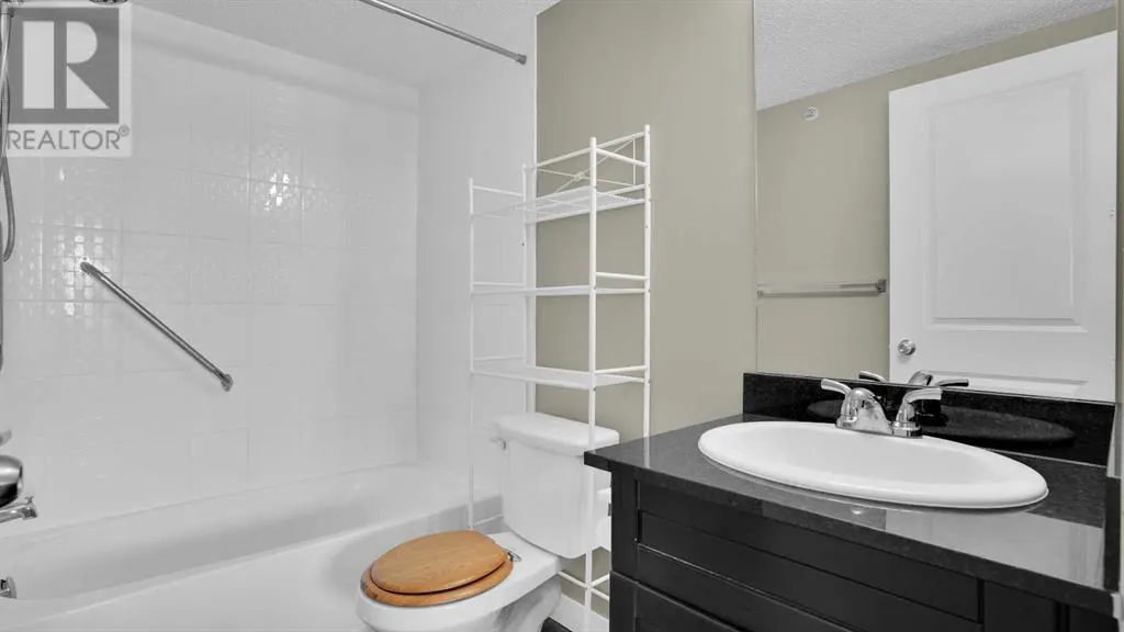 8409, 403 Mackenzie Way SW