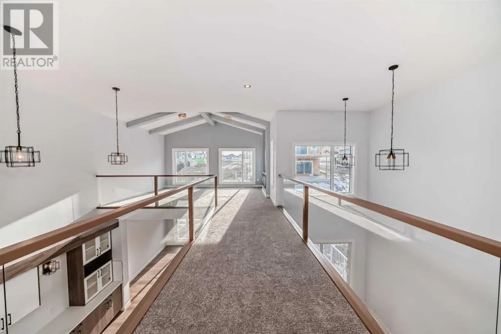 488 Rivercrest View