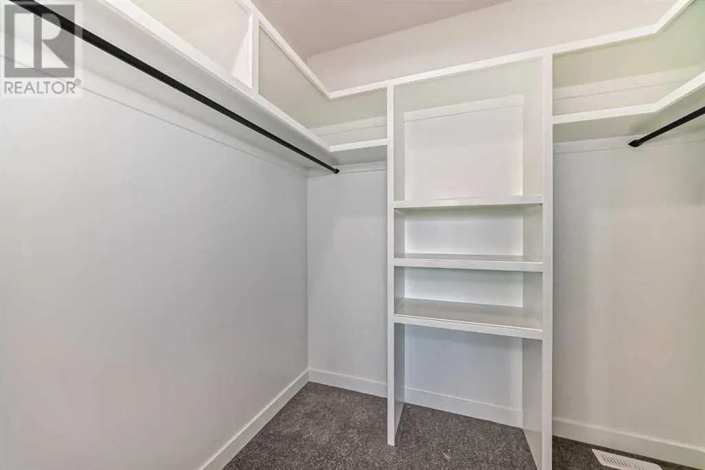 488 Rivercrest View