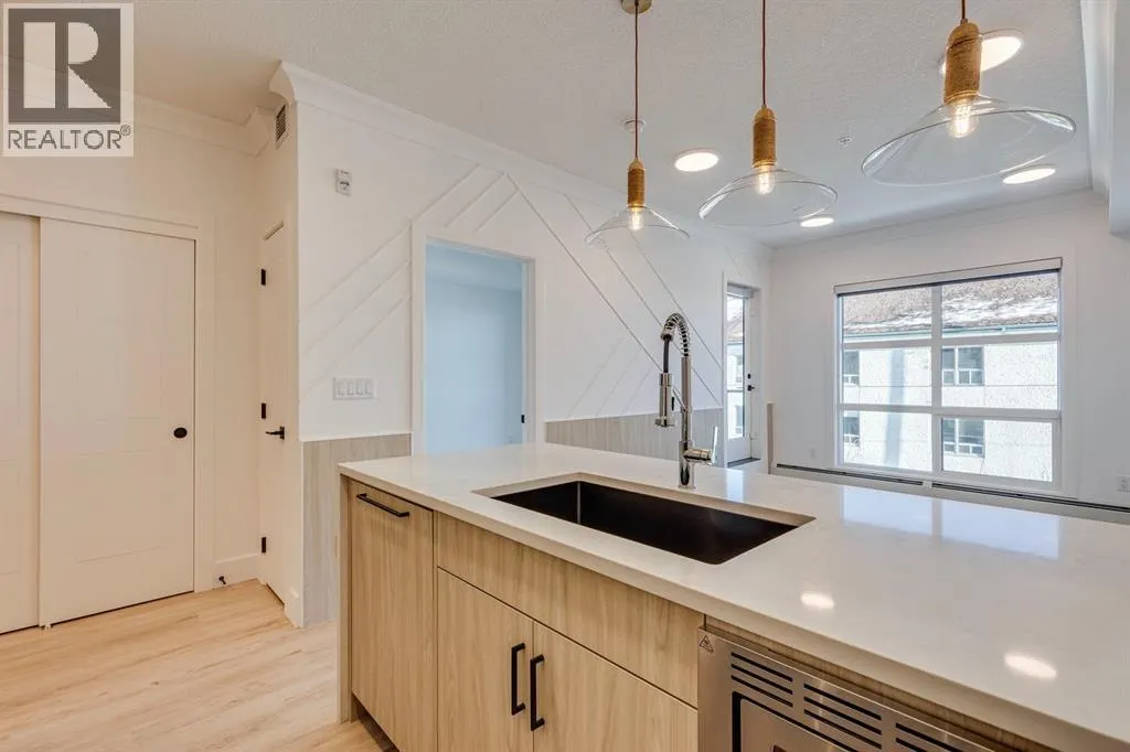 214, 370 Dieppe Drive SW