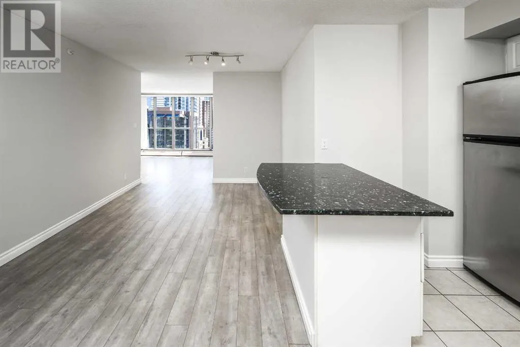 1305, 650 10 Street SW