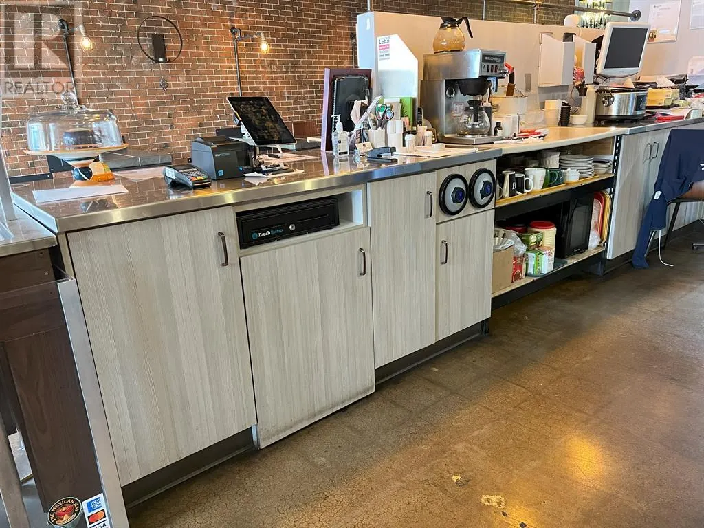 70C 8 Street NW