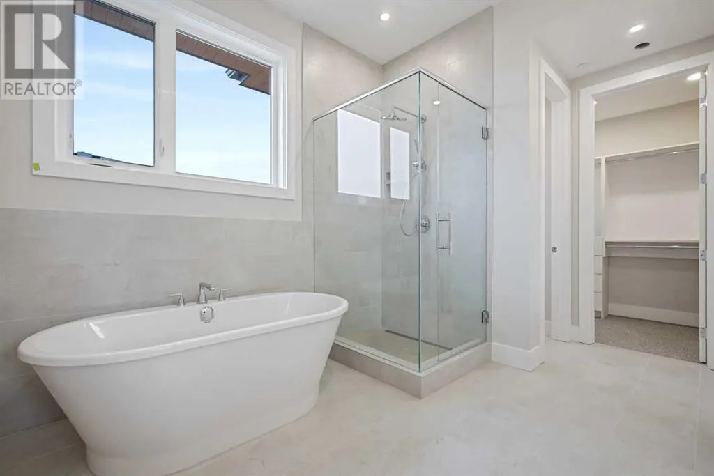 302, 130 Marina Cove SE