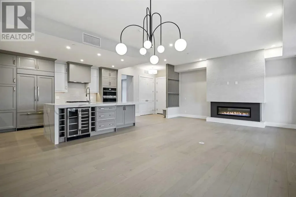 302, 130 Marina Cove SE