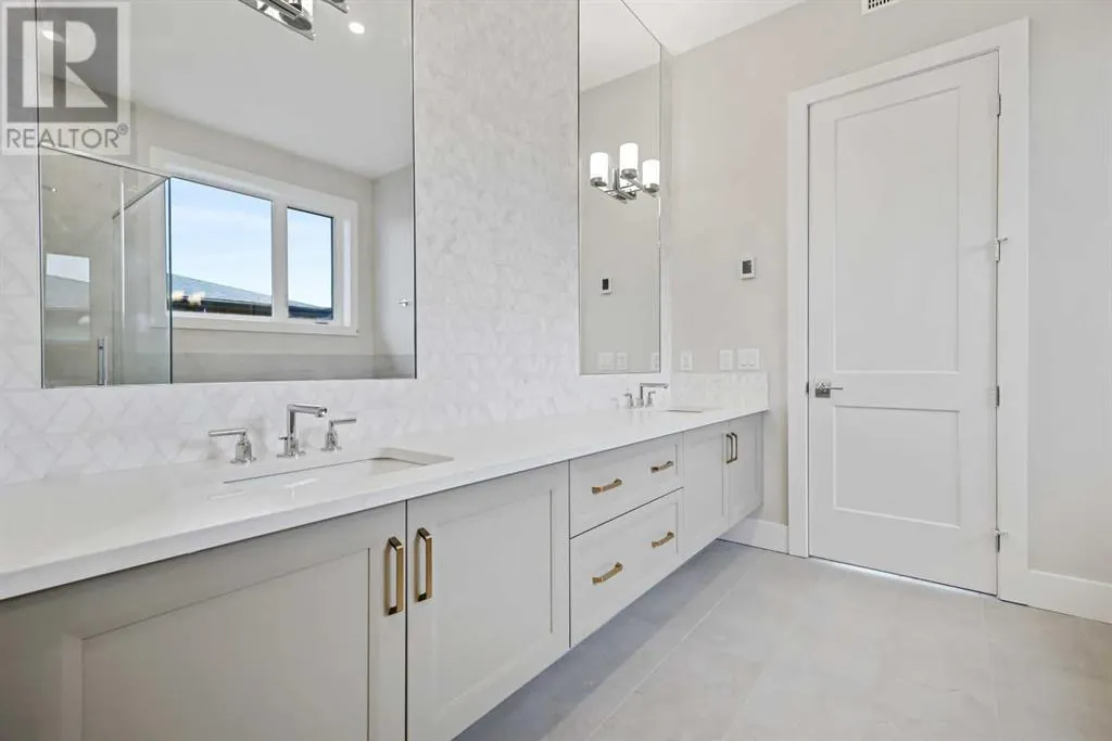 302, 130 Marina Cove SE