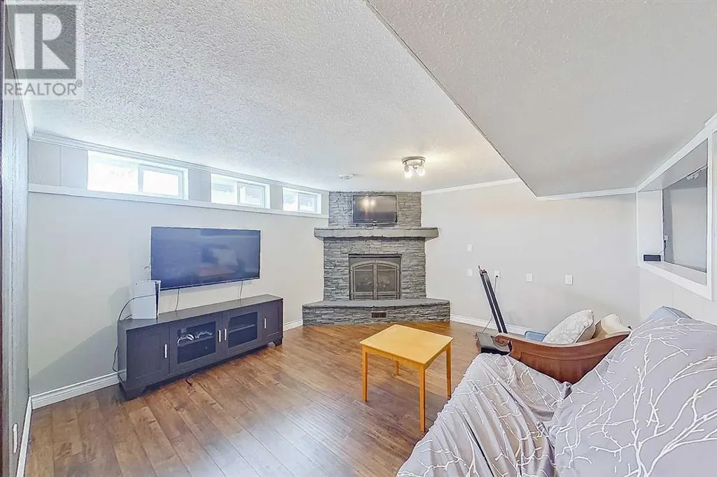 4 Peden Crescent