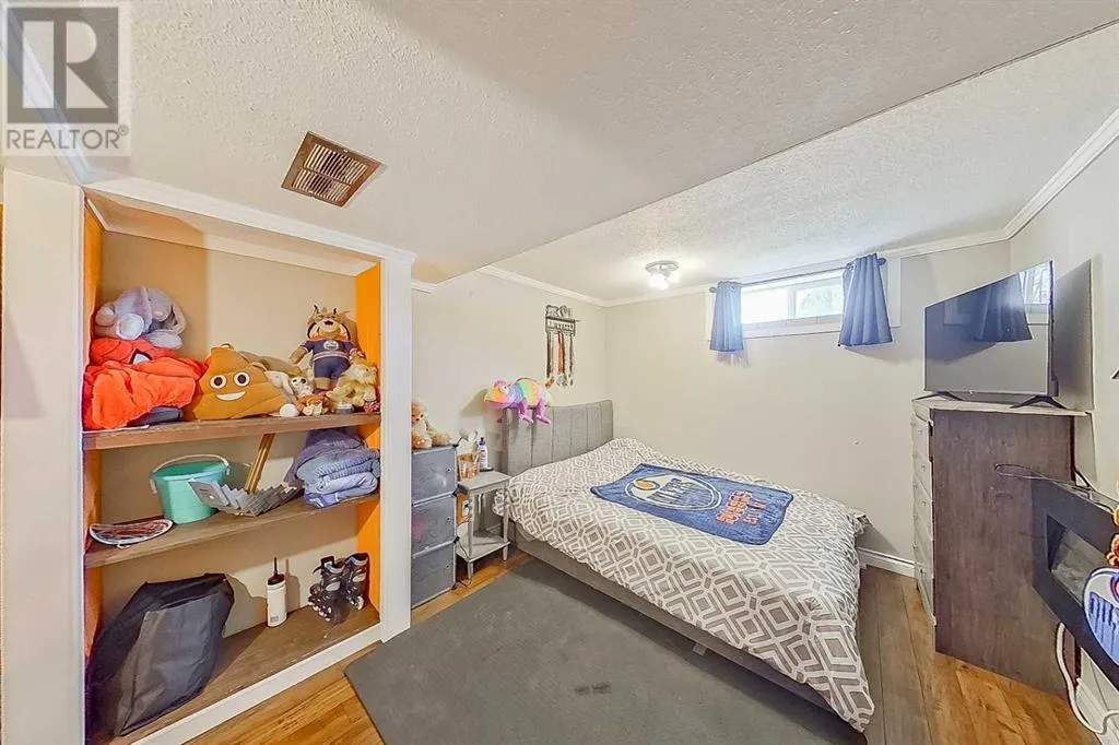 4 Peden Crescent