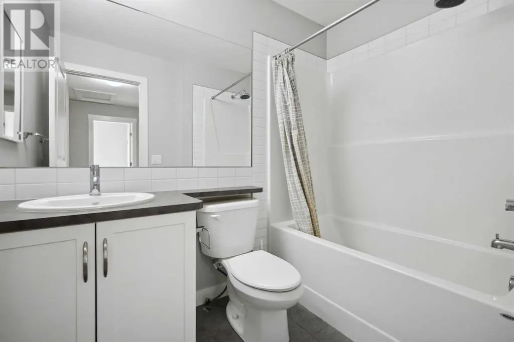 1001, 32 Horseshoe Crescent