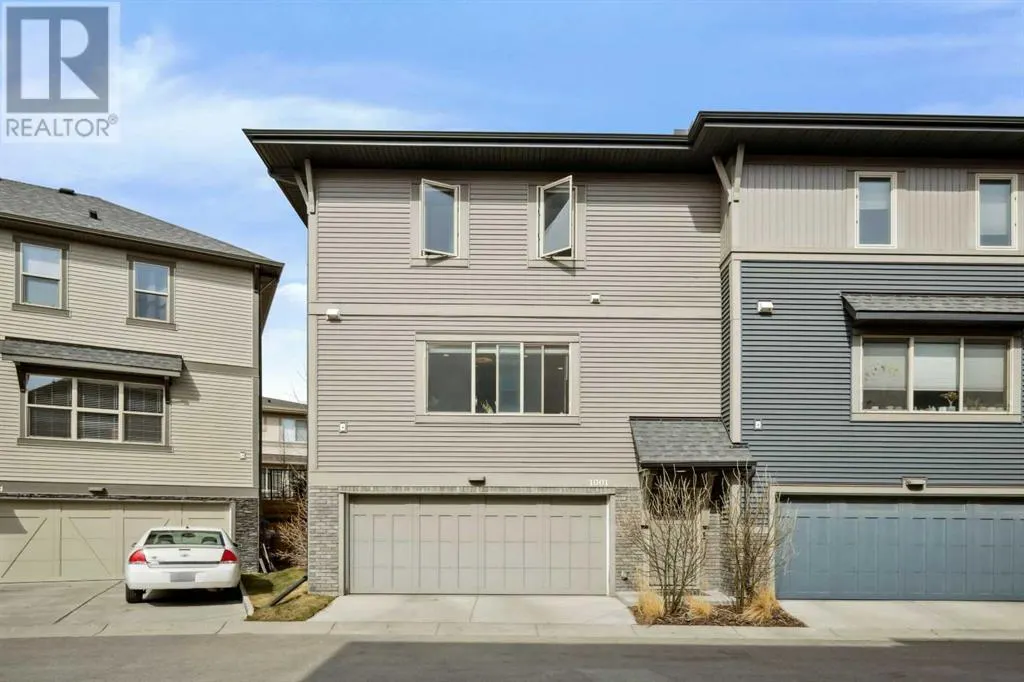 1001, 32 Horseshoe Crescent
