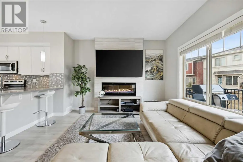 1001, 32 Horseshoe Crescent