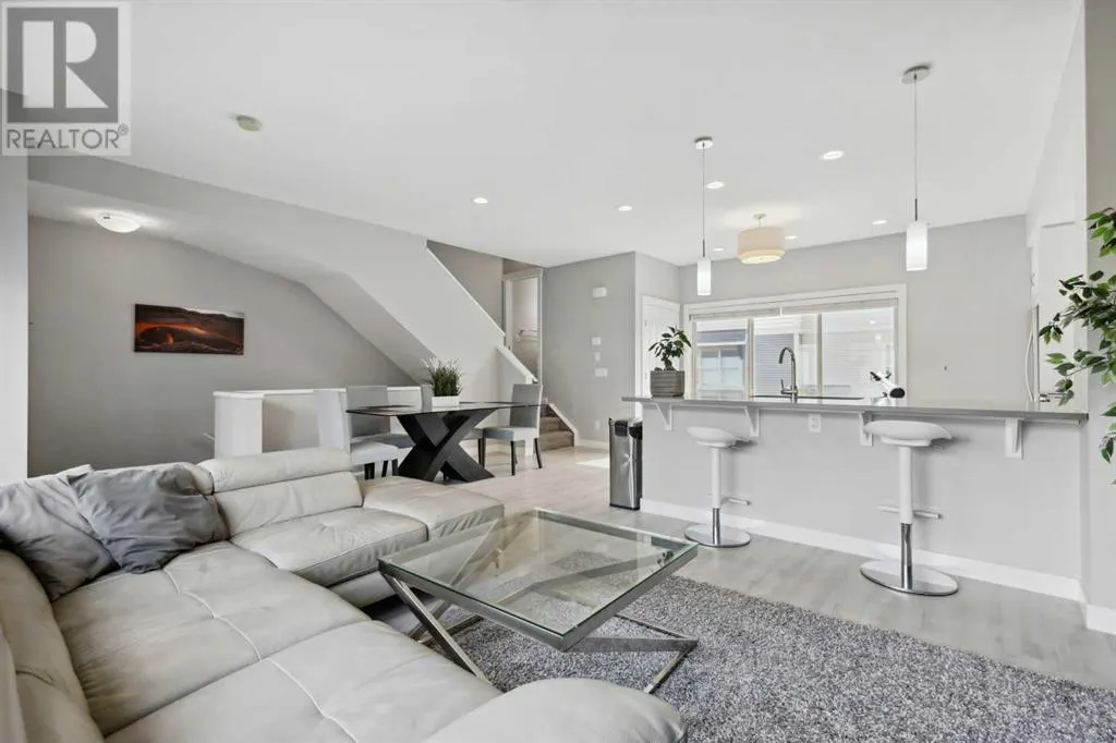 1001, 32 Horseshoe Crescent