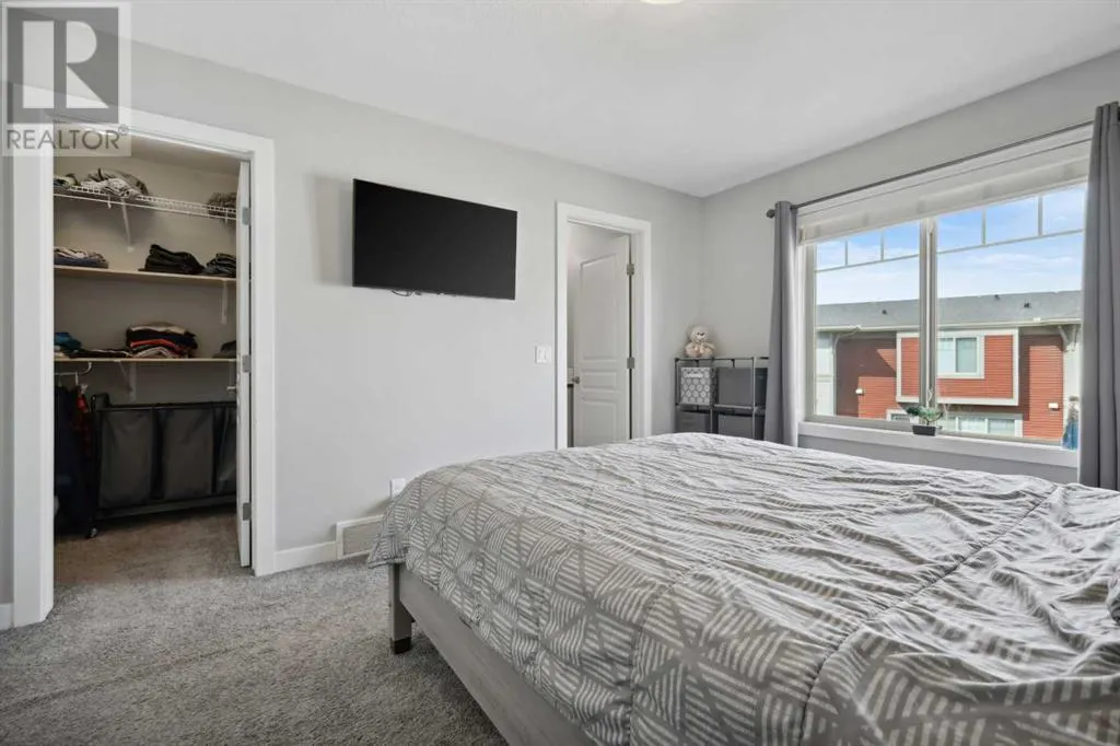 1001, 32 Horseshoe Crescent