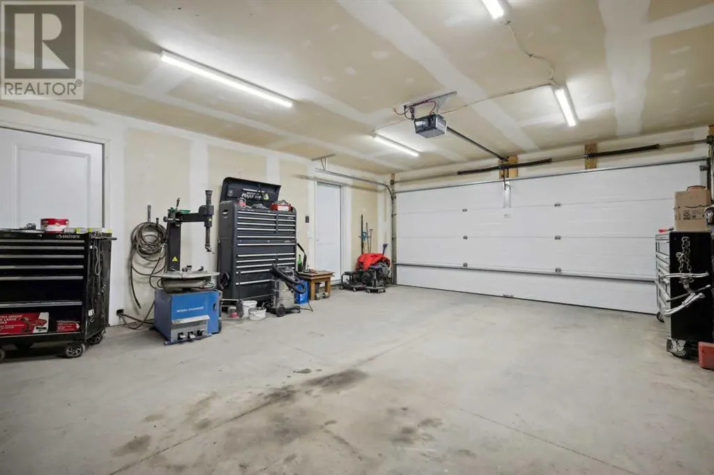 1001, 32 Horseshoe Crescent