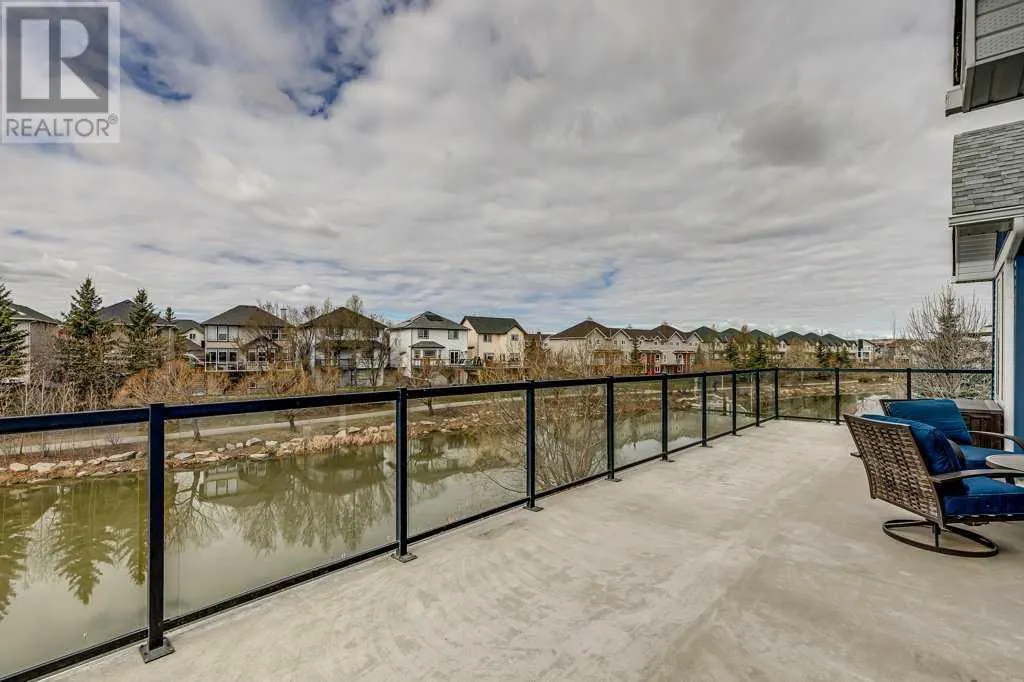 923 Bayside Drive SW