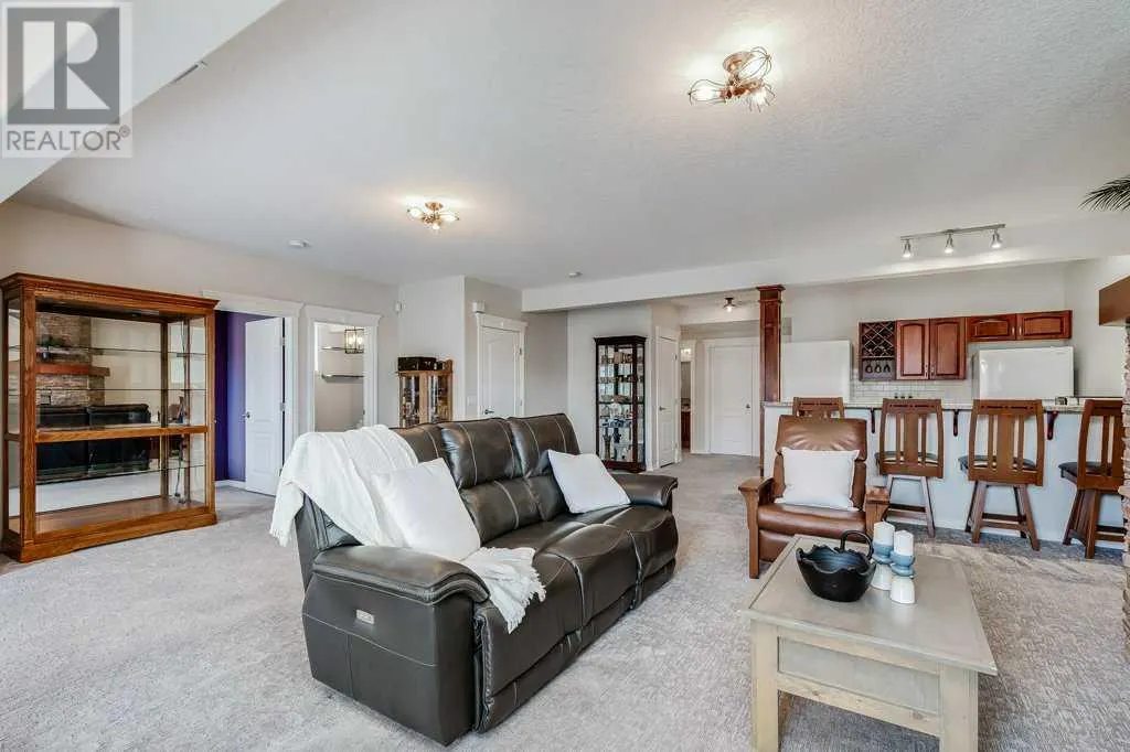 923 Bayside Drive SW