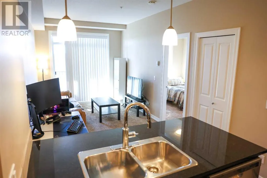 312, 117 Copperpond Common SE
