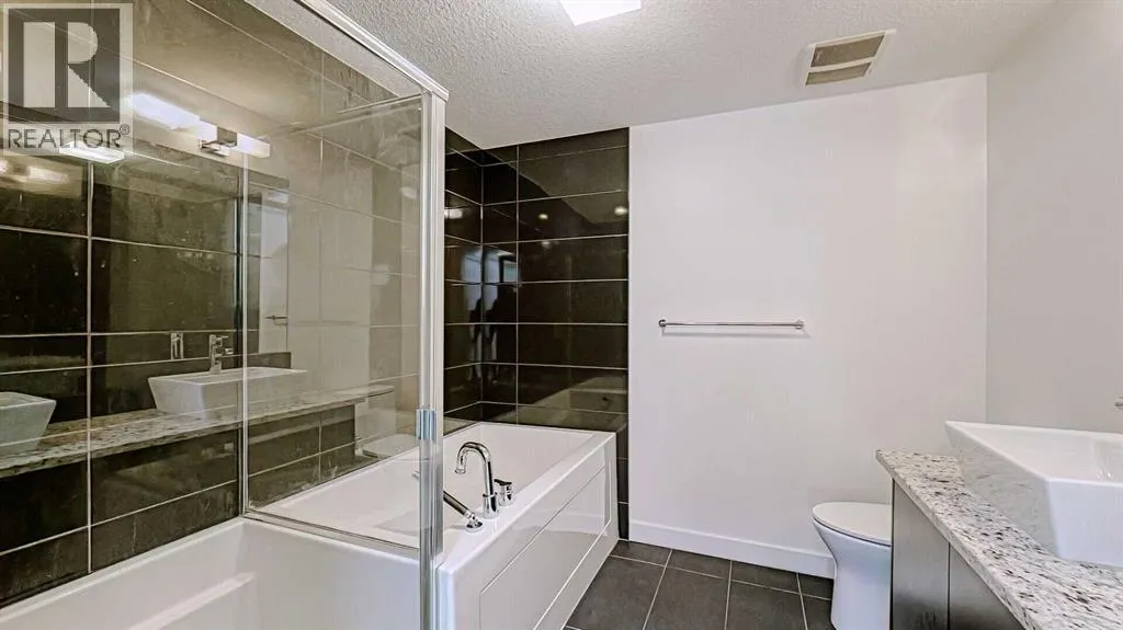 122, 15 Aspenmont Heights SW