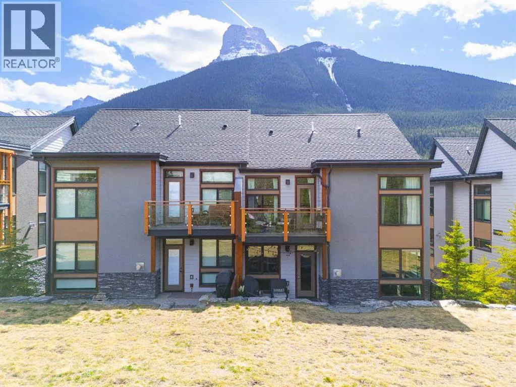 302, 102 Stewart Creek Rise