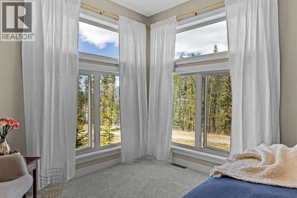 302, 102 Stewart Creek Rise