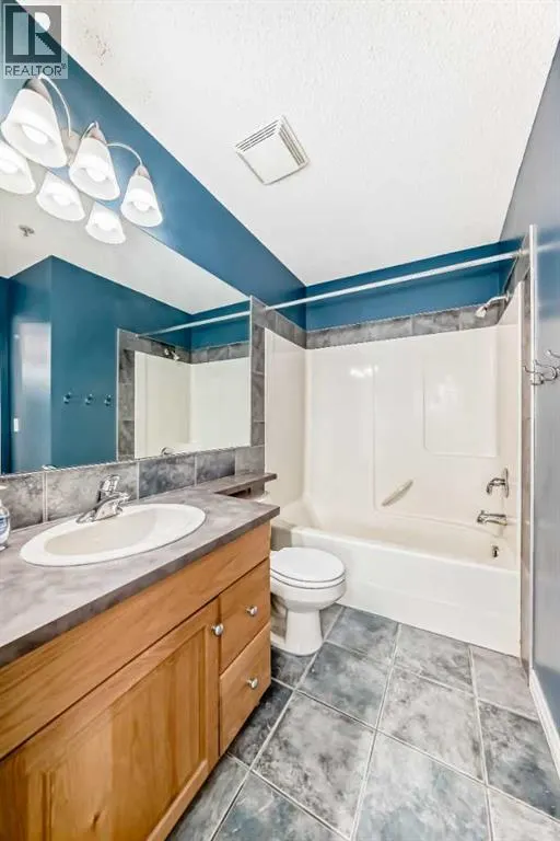 208, 25 Prestwick Drive SE